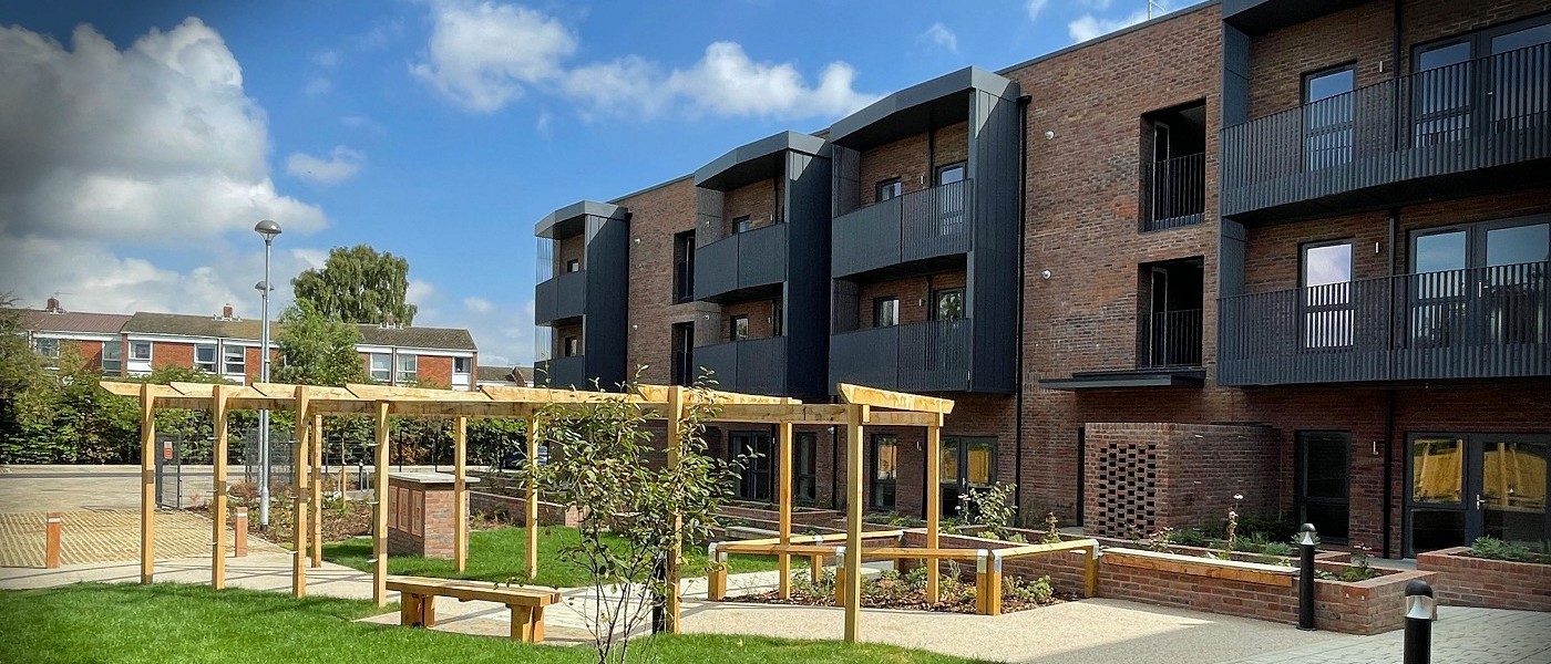 Courtyard and flats at Cannon Court