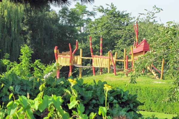 Climbing frame in Cutteslowe Park