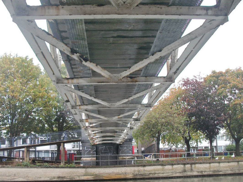 Gasworks pipe bridge